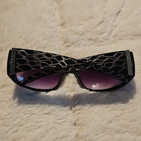 7 Pair of Stylish Black and Brown Sunglasses - Picture 3 of 8